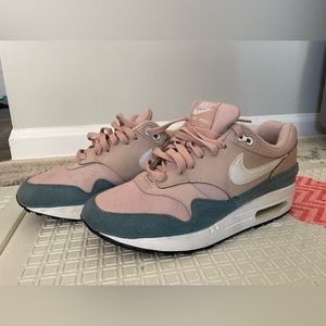 Nike Air Max Pink & Blue